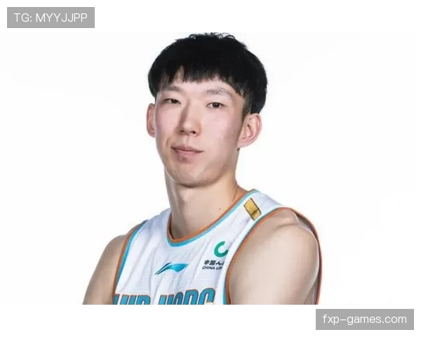 周琦随手一条衣服都像演出服，看到他付账那刻我就确定自己是凡人